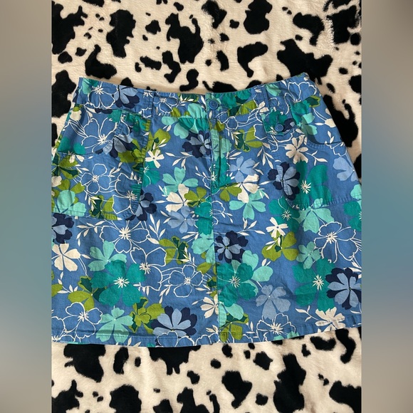 White Stage Stretch Blue and Green Floral Mini Skirt - Picture 4 of 6